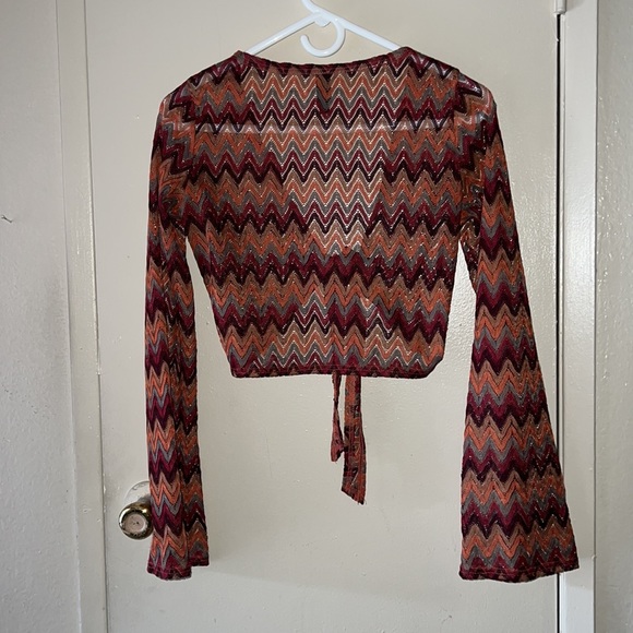 Windsor Chevron tie front crop Top - Picture 4 of 10